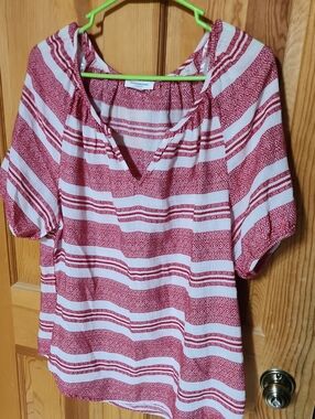 beachlunchlounge Red and White Striped V-Neck Blouse